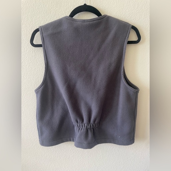 The north face greyish purple polyester vest with elastic band - Picture 3 of 3